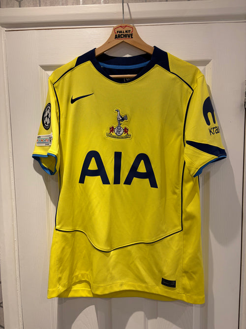 Tottenham Hotspur 2025/26 Third Shirt Romero 17 – Europa League Winners Badge Nike Size M