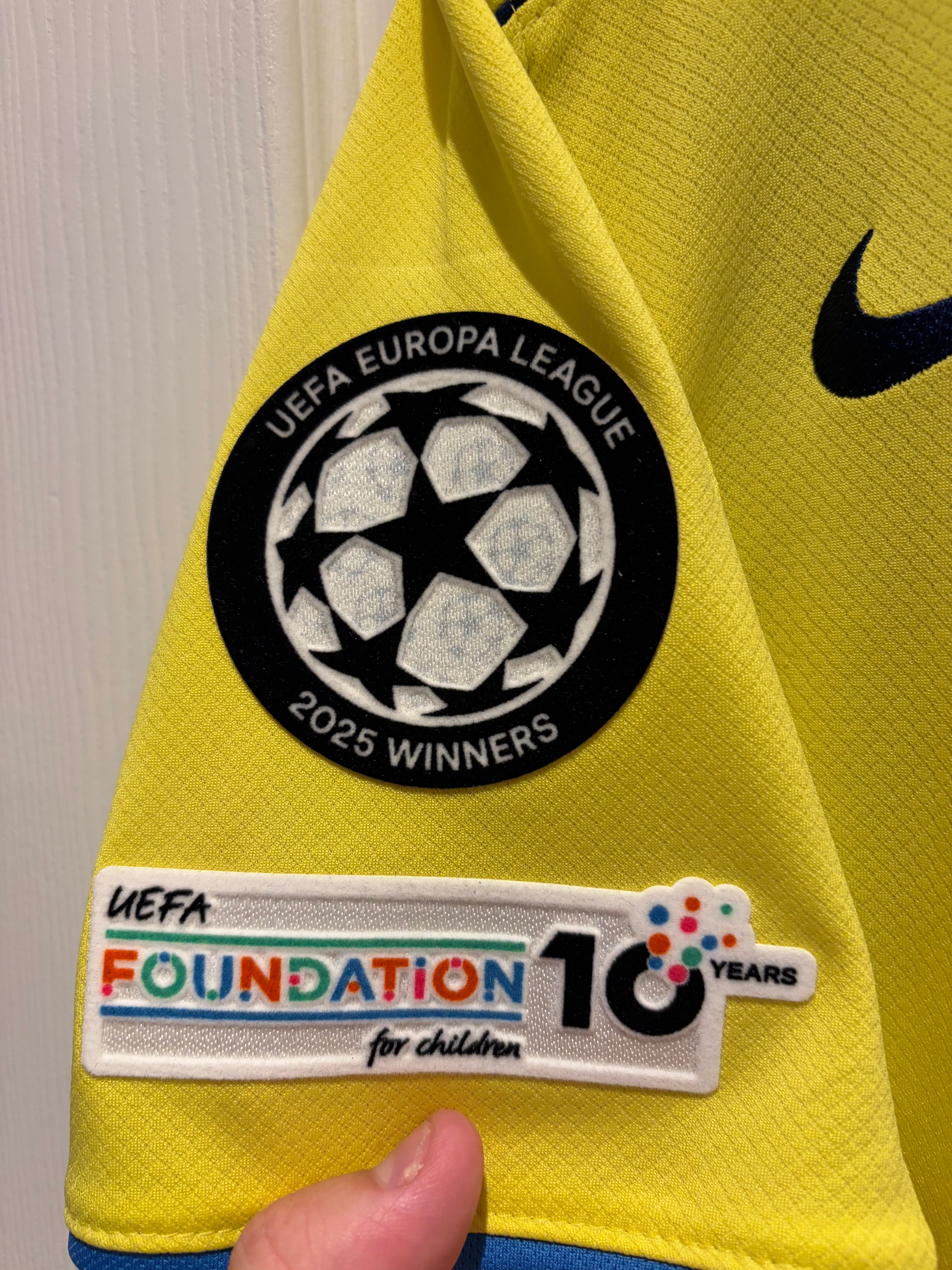 Tottenham Hotspur 2025/26 Third Shirt Romero 17 – Europa League Winners Badge Nike Size M