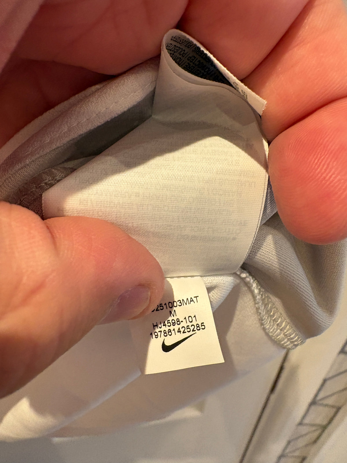 Tottenham Hotspur 2024/25 Home Shirt Van de Ven #37 Size M